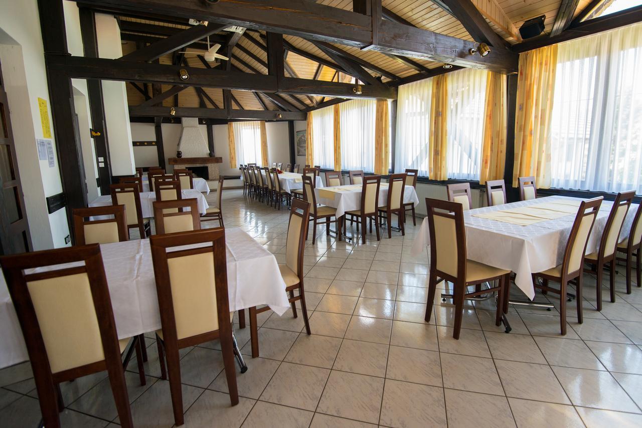 Zupancicev Hram Hotel Dragatuš Kültér fotó